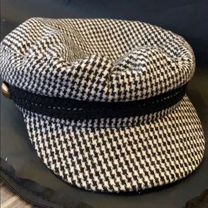 Houndstooth cap